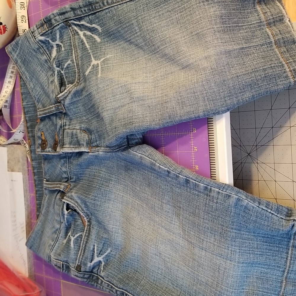 Bubblegum jean knee length shorts, denim, size 9/10